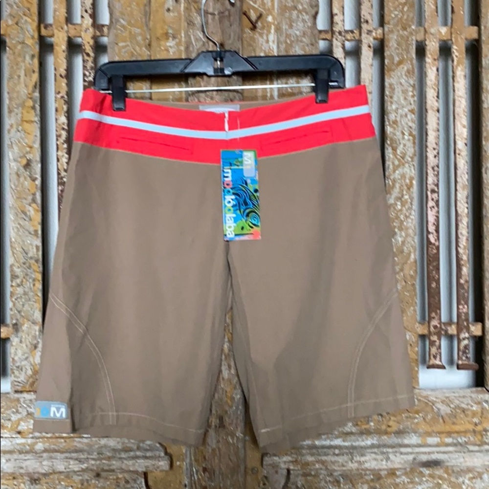 MOOLOOLABA AUSTRALIA BEACH BOARD SWIM SHORTS M NEW